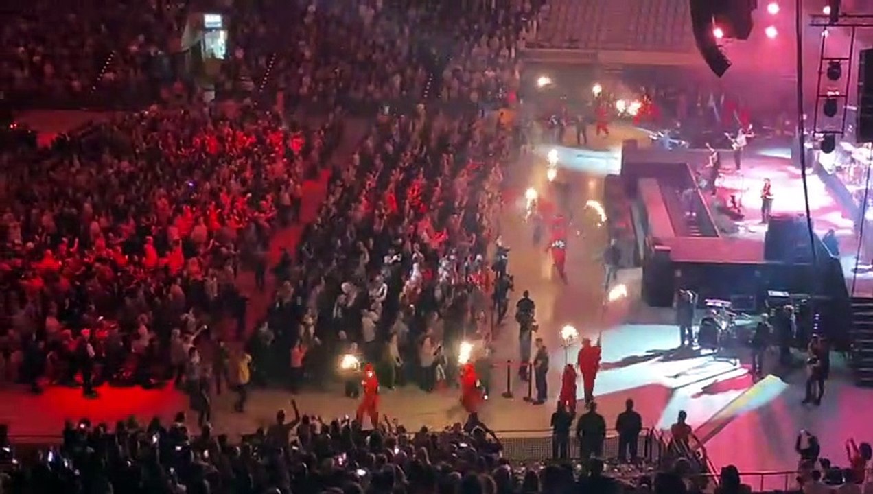 "Correfoc", de la Companyia Elèctrica Dharma, amb els diables de Sants