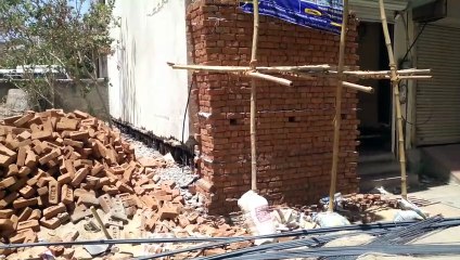 उदयपुर में पहली बार किसी भवन को उठाकर किया सीधा