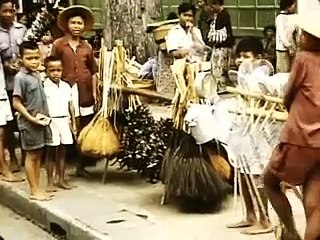 Kehidupan sehari- hari di kota Solo dan Yogyakarta tahun 1955