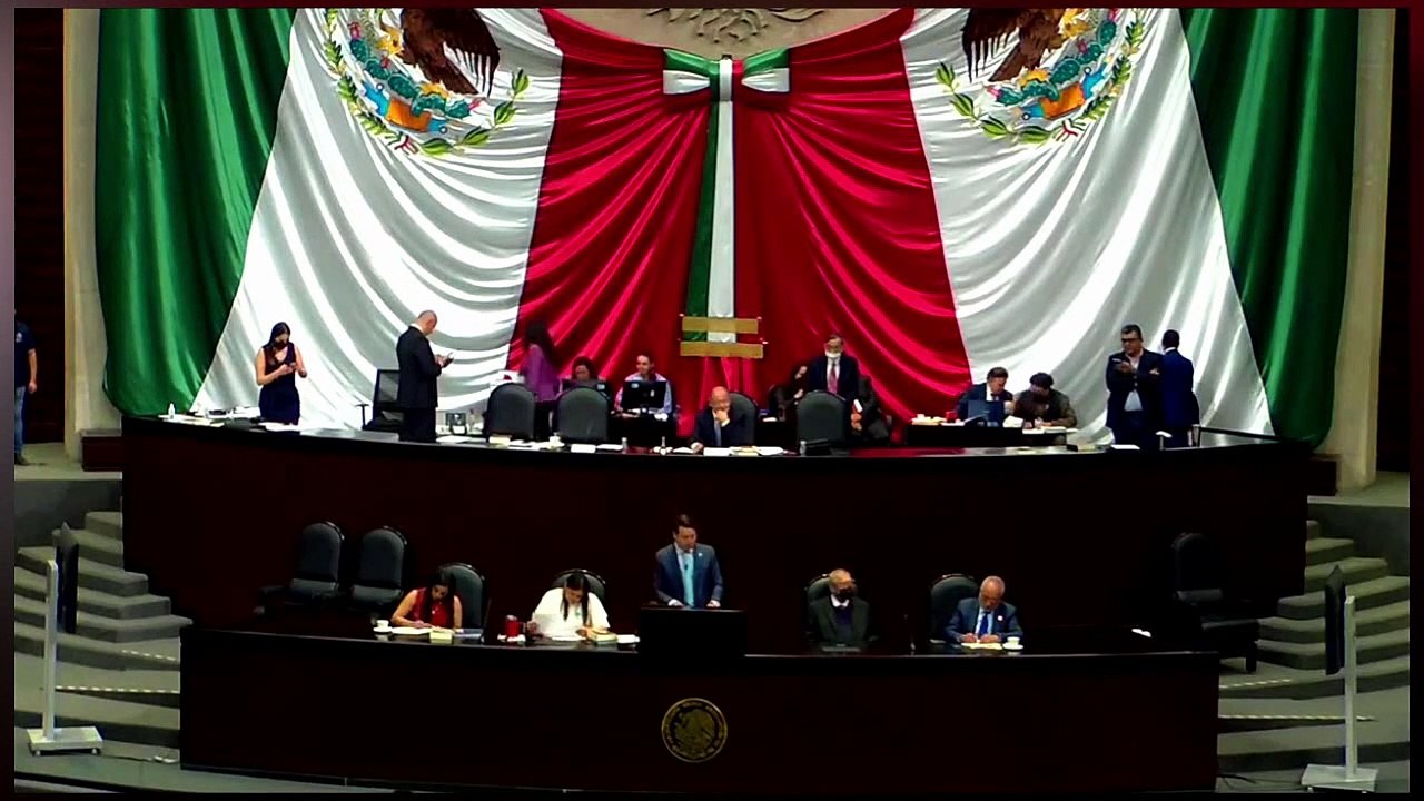 ¡VEAN! ¡Andrea Chávez despedaza a Priista que dice que su partido votará contra La Reforma Eléctrica!