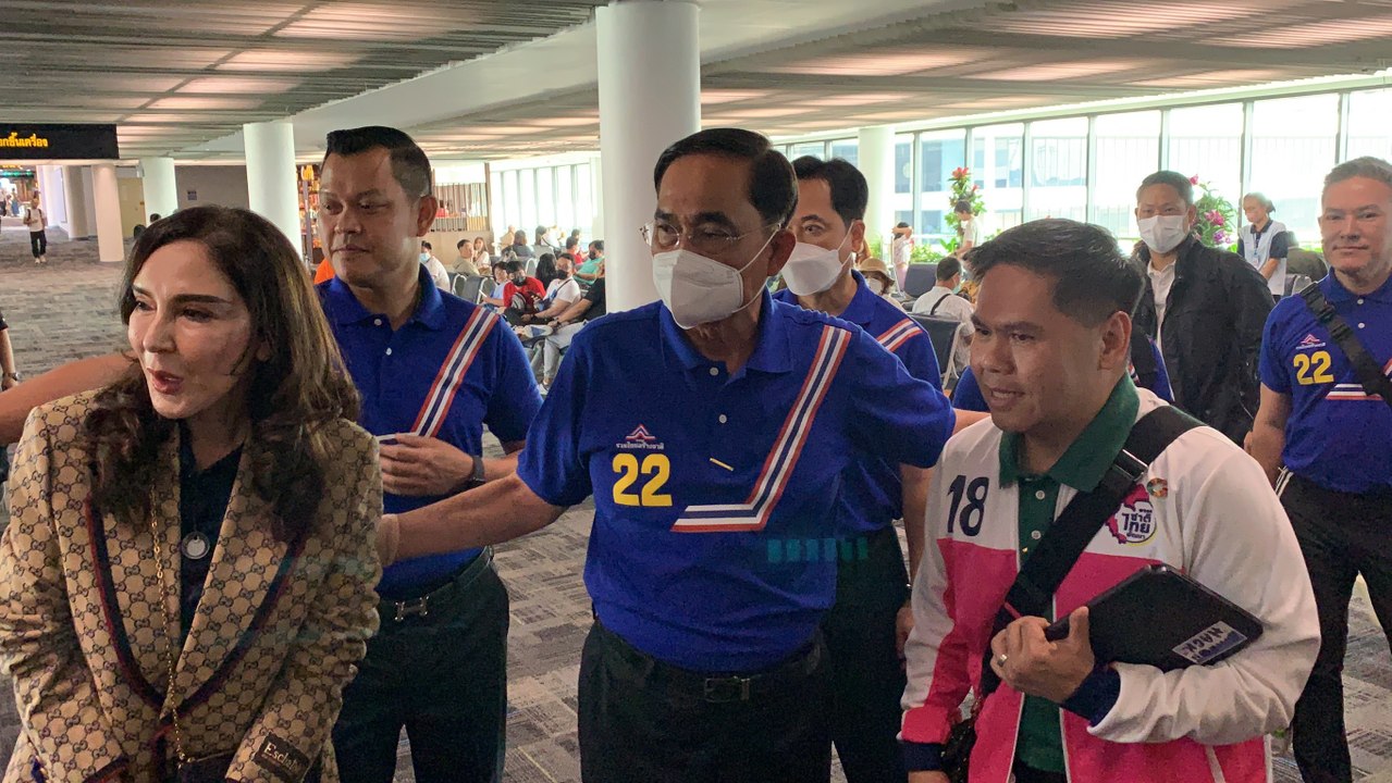 "ประยุทธ์-วราวุธ-มนัญญา" บังเอิญเจอ ที่สนามบิน...