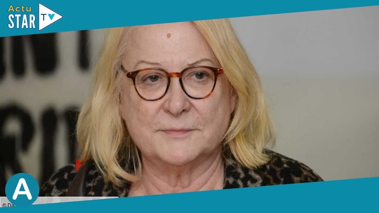“Toujours plein de dettes” : Josiane Balasko fa...