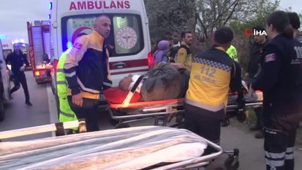 TEM'de servis minibüsü şarampole yuvarlandı: Çok sayıda yaralı var