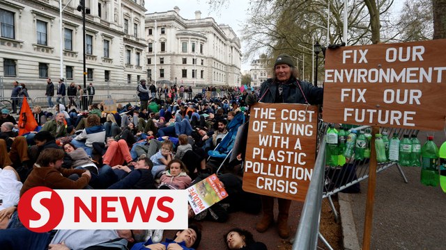 Activists gather for Earth Day, urge action on climate