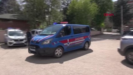 ARAZİ ANLAŞMAZLIĞI OLAN İKİ AİLE ARASINDA KAVGA 1 ÖLÜ 4 YARALI