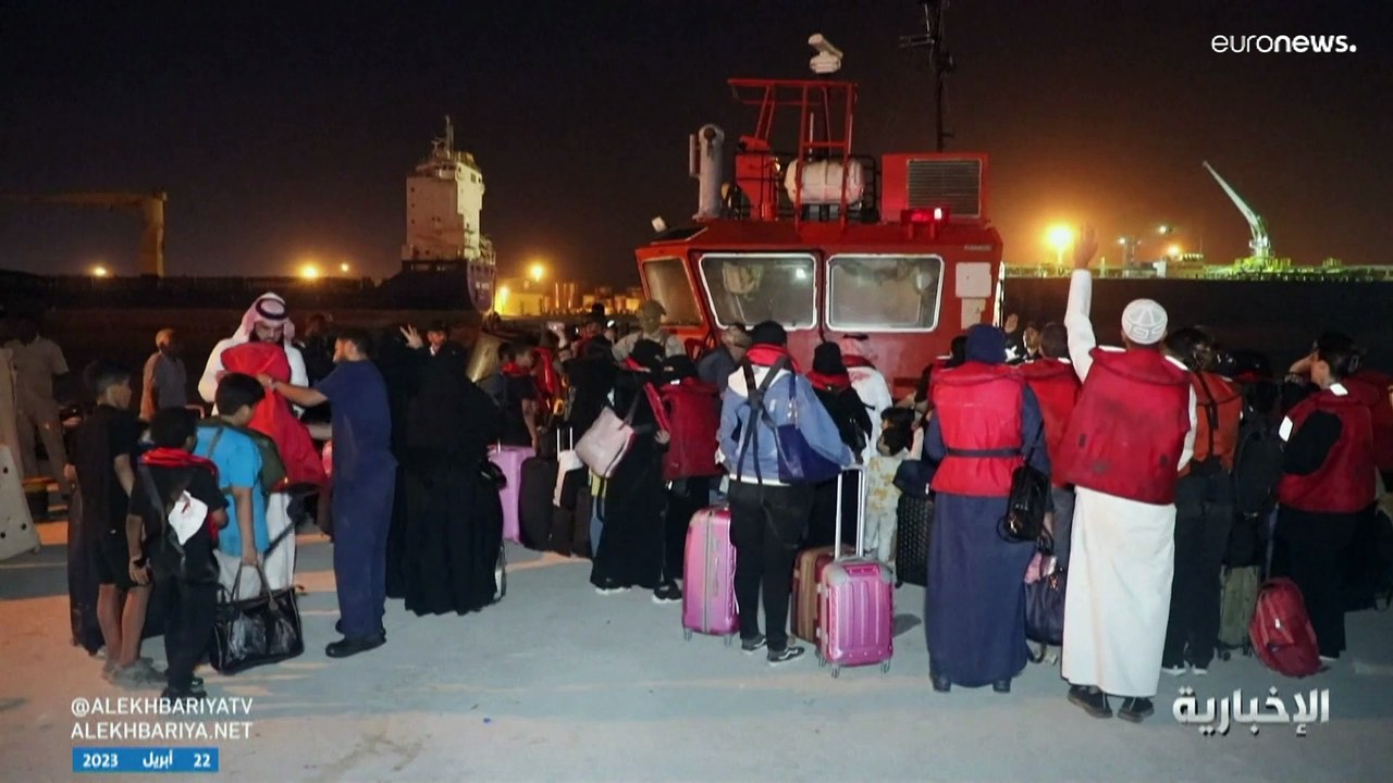 فرنسا تبدأ بإجلاء رعاياها من السودان.. بايدن: نفذنا عملية لإخراج موظفي سفارتنا من الخرطوم