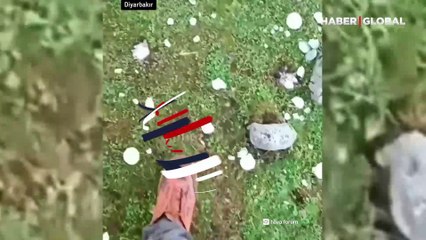 Diyarbakır'da düştüğü yer delindi! Zemine bile hasar veren dolu yağışı şoke etti