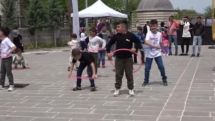 Çocuk Oyunları ve Spor Kulüpleri Federasyonu çocuklara çifte bayram yaşattı