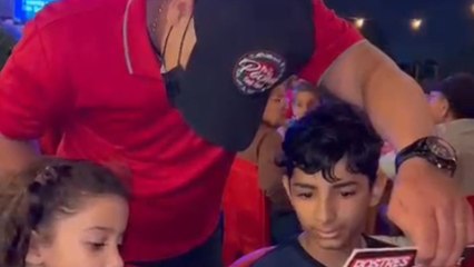 5 long years of longing instantly fades away as dad finally reunites with kids