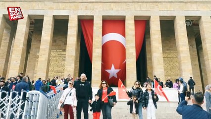 Anıtkabir'de 23 Nisan dolayısıyla ziyaretçi yoğunluğu yaşandı