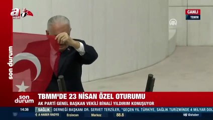 Binali Yıldırım, İstiklal Marşı'nı kağıttan okudu