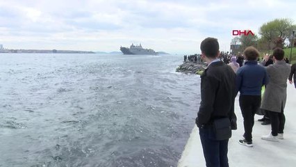 TCG ANADOLU'NUN YAPIMINDA ÇALIŞAN PERSONELLER, BOĞAZDAN GEÇİŞİNİ GURURLA İZLEDİ