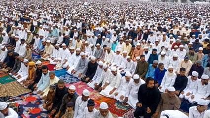 शहर की मस्जिदों में हुई विशेष नमाज, हजारों की संख्या में जुटे नमाजी
