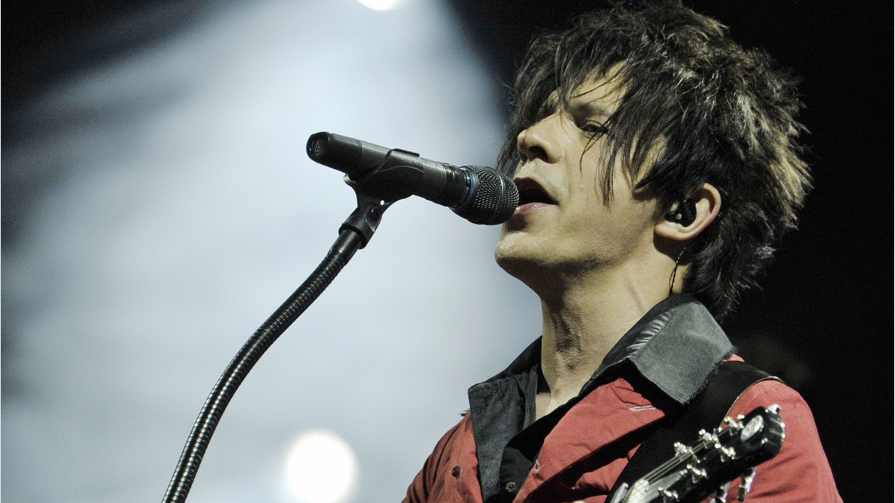 VOICI : "Ça me dégoûte" : Nicola Sirkis "atterré", le chanteur d'Indochine pousse un gros coup de gueule