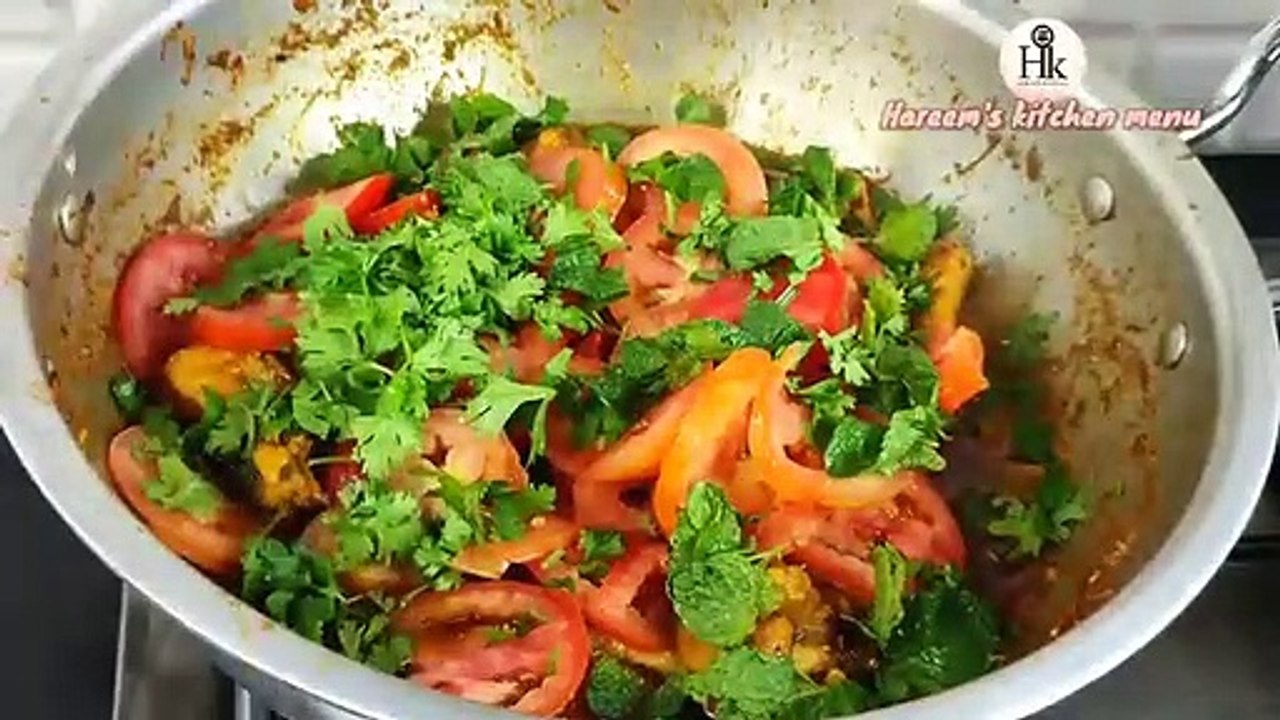 Simple_Chicken_Biryani_For_Beginners_|_Super_Easy_Biryani_Recipe_For_Bachelors_|_Biryani_Recipe(360p)