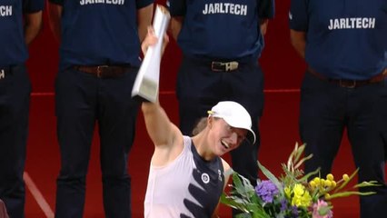 Stuttgart - Swiatek en patronne