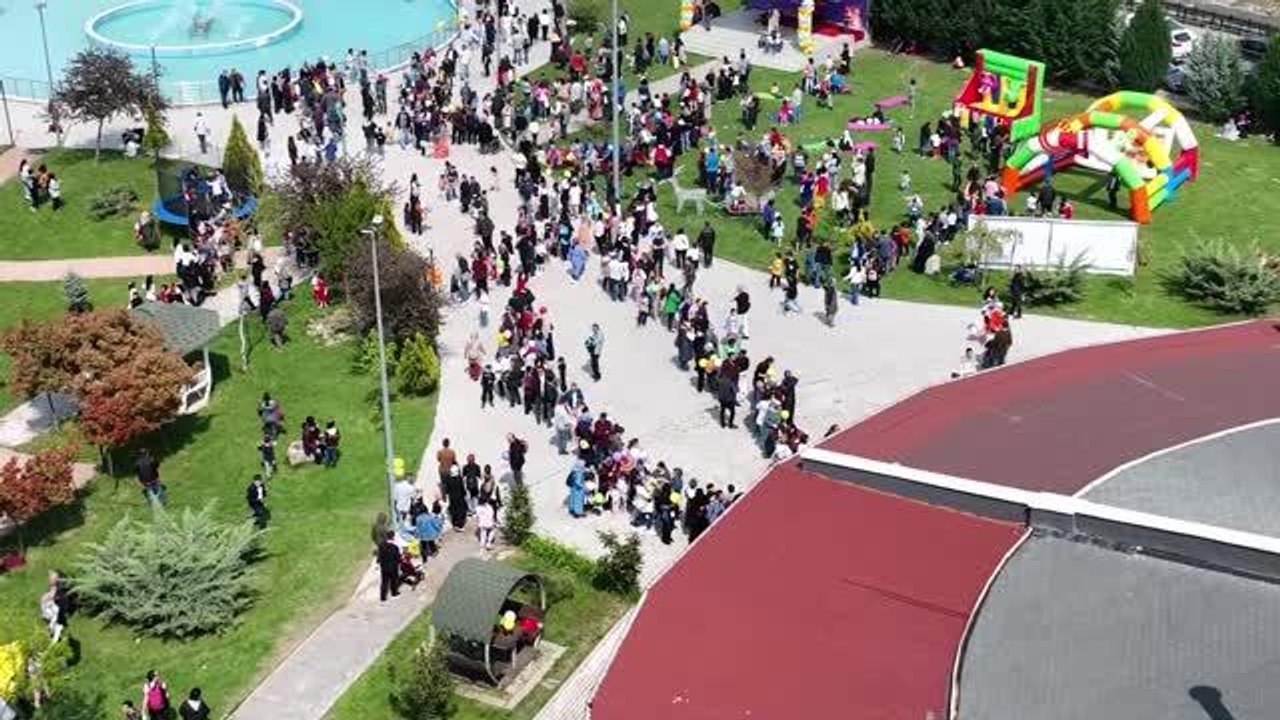 Bilecik'te binlerce çocuk 23 Nisan coşkusunu birlikte yaşadı