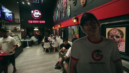 Ghost Radio, el programa de fantasmas que se transmite desde un café en Tailandia