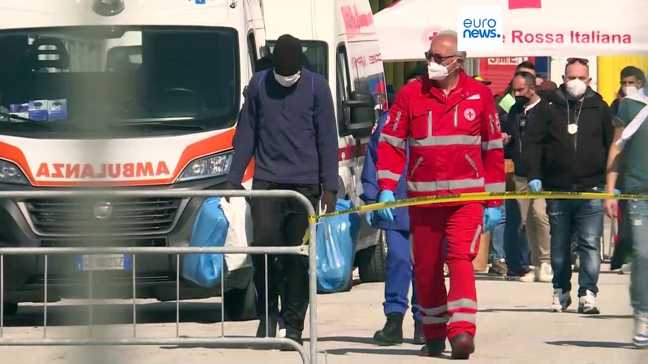 120 Bootsmigranten erreichen Italien - Ankunftszahlen im Vergleich zu 2022 vervierfacht