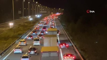 TEM Otoyolu'nda trafik durdu