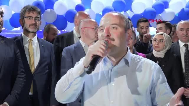 BAKAN VARANK SEÇİM İRTİBAT BÜROSUNUN AÇILIŞINA KATILDI