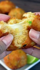 BOLINHO DE BATATA COM FRANGO