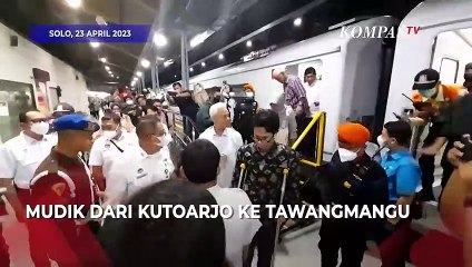 Potret Ganjar Mudik ke Solo Naik Kereta Api Bareng Keluarga