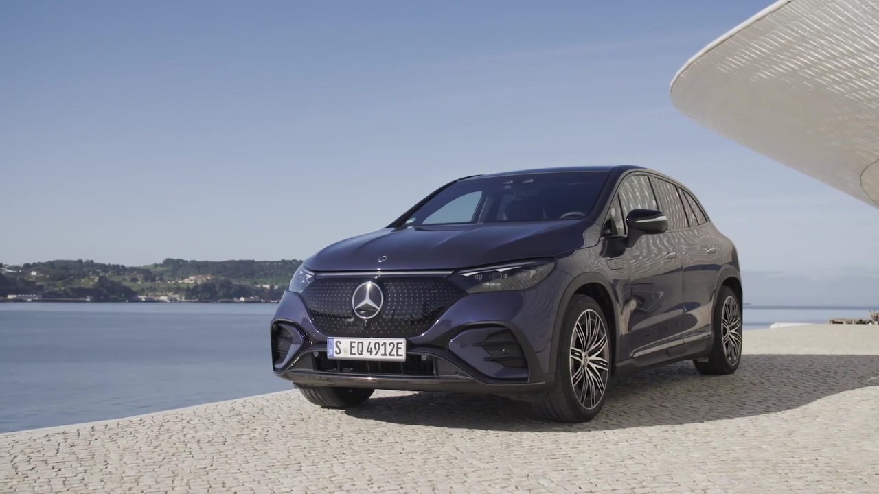Der neue Mercedes-Benz EQE SUV -  Over-the-Air-Technologie (OTA)