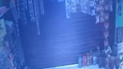 दरभंगा: दुकान में चोरी करते चोरों की करतूत सीसीटीवी कैमरे में कैद, देखिए पूरी वारदात