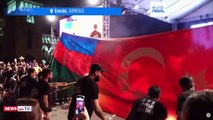 Armenia | Activistas queman banderas de Turquía y Azerbaiyán durante la conmemoración del genocidio