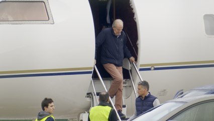 Juan Carlos I abandona Galicia tras cinco días en Sanxenxo y prolonga su estancia en España con una visita a Vitoria