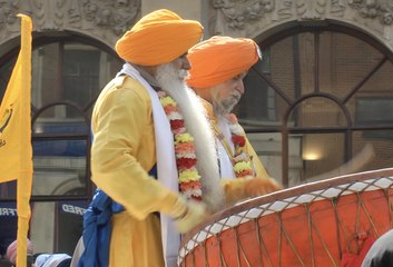 Thousands celebrate the Sikh festival of Vaisakhi