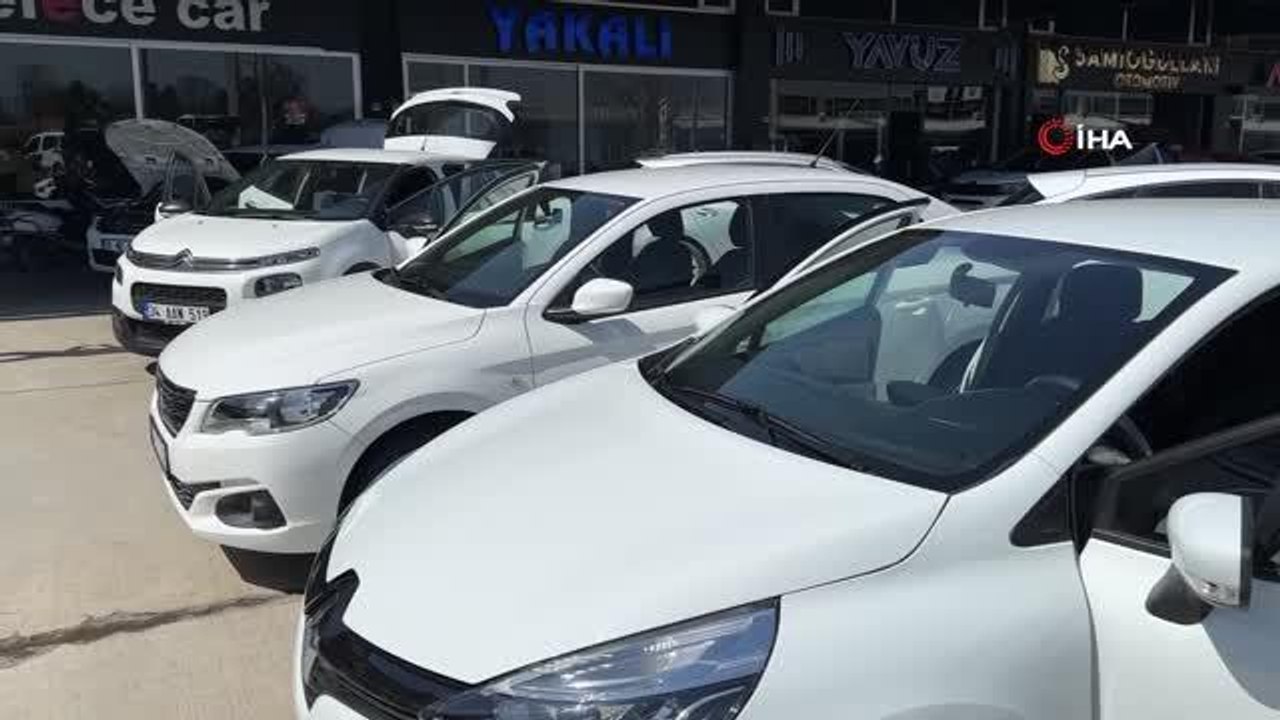 Oto galerici Murat Açıkgöz: "Bayi şu anda liste fiyatına göre değil de, internet rakamına göre araç satıyor"