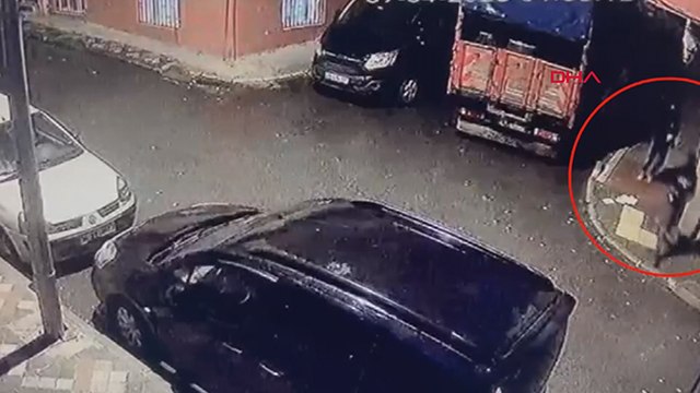 Bağcılar'da iş yerinin kurşunlandığı anların güvenlik kamerası görüntüleri ortaya çıktı