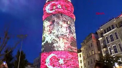 Galata Kulesi'nde hayran bırakan görsel şölen