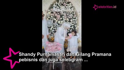 Shandy Purnamasari dan Gilang Pramana Bagi THR Duit Segebok, Netizen : Jadi Pengen Saudaraan