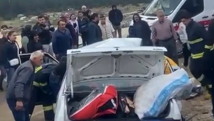 Antalya'da bayram dönüş yolunda kaza