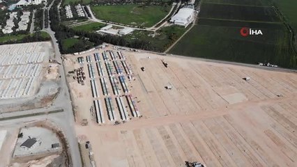 Hatay'da konteyner kentlerin kurulumu devam ediyor