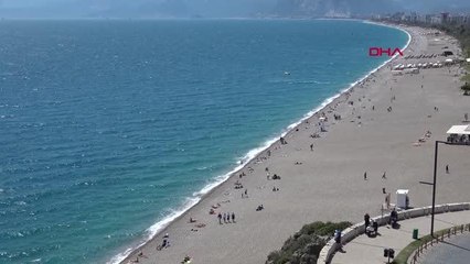 KONYAALTI SAHİLİ'NDE BAYRAM SONRASI YOĞUNLUK