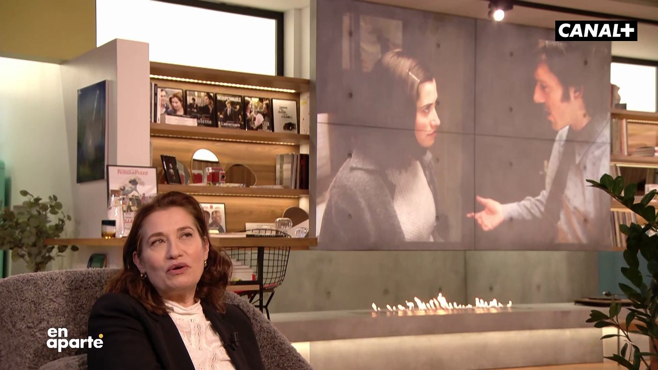 EXCLU VIDÉO - "J'ai même pas mon bac..." : Emmanuelle Devos sans tabou sur sa scolarité