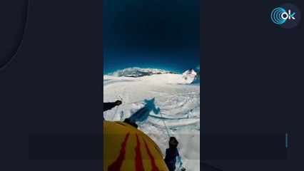 Un esquiador cae en un glaciar y el vídeo es impresionante