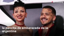 Foto familiar: Cazzu publica primera foto de su pancita de embarazo junto a Christian Nodal