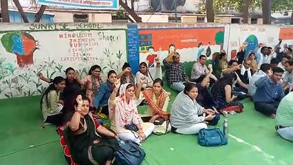संविदा स्वास्थ्य कर्मचारी की अनिश्चितकालीन हड़ताल सातवें दिन भी जारी