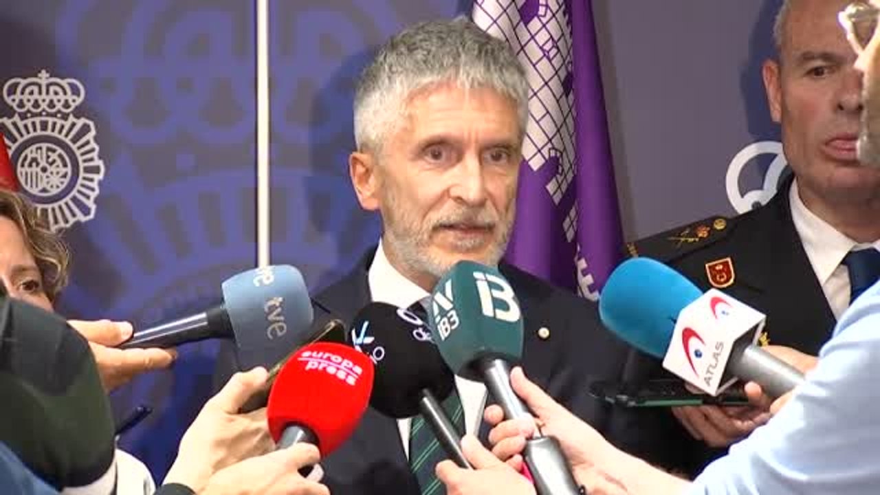 Grande-Marlaska asegura que "en dos o tres semanas" se tomarán las "medidas estructurales" para garantizar el derecho a la vivienda de los agentes destinados en Baleares