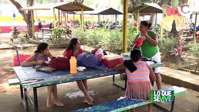 Familias deciden refrescarse en las aguas de Xilonem y Xiloá