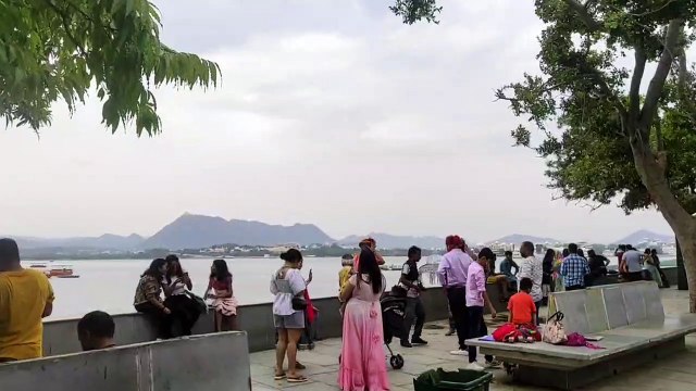 लेकसिटी में दोपहर तक तेज धूप, बाद में छाए बादल