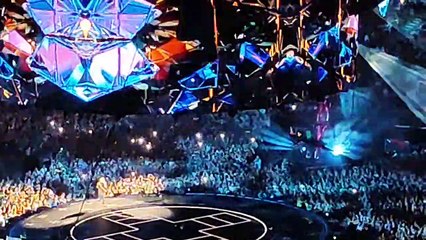 Ed Sheeran Shivers Full Performance from the Mathematics Tour