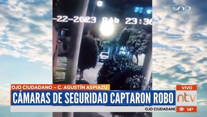 "Retornaban a casa": Cámaras de seguridad captan un robo en la calle Agustín Aspiazu