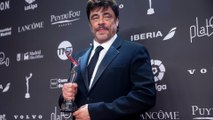 Benicio del Toro rinde homenaje al mundo hispano en los Premios Platino: 
