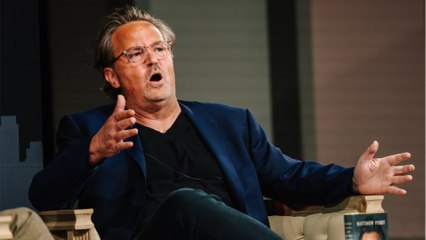 Voici - Matthew Perry supprime ses moqueries sur Keanu Reeves de la réédition de son autobiographie